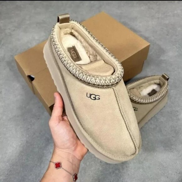 UGG Beige Suede Platform Shoes - Picture 5 of 7